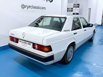 Mercedes – Benz W201 190E 2.0