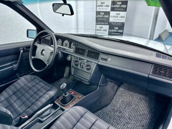 Mercedes – Benz W201 190E 2.0